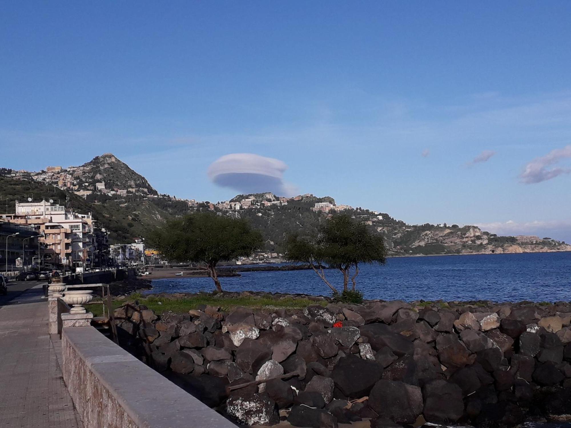 A Casa Vostra Lägenhet Giardini Naxos Exteriör bild