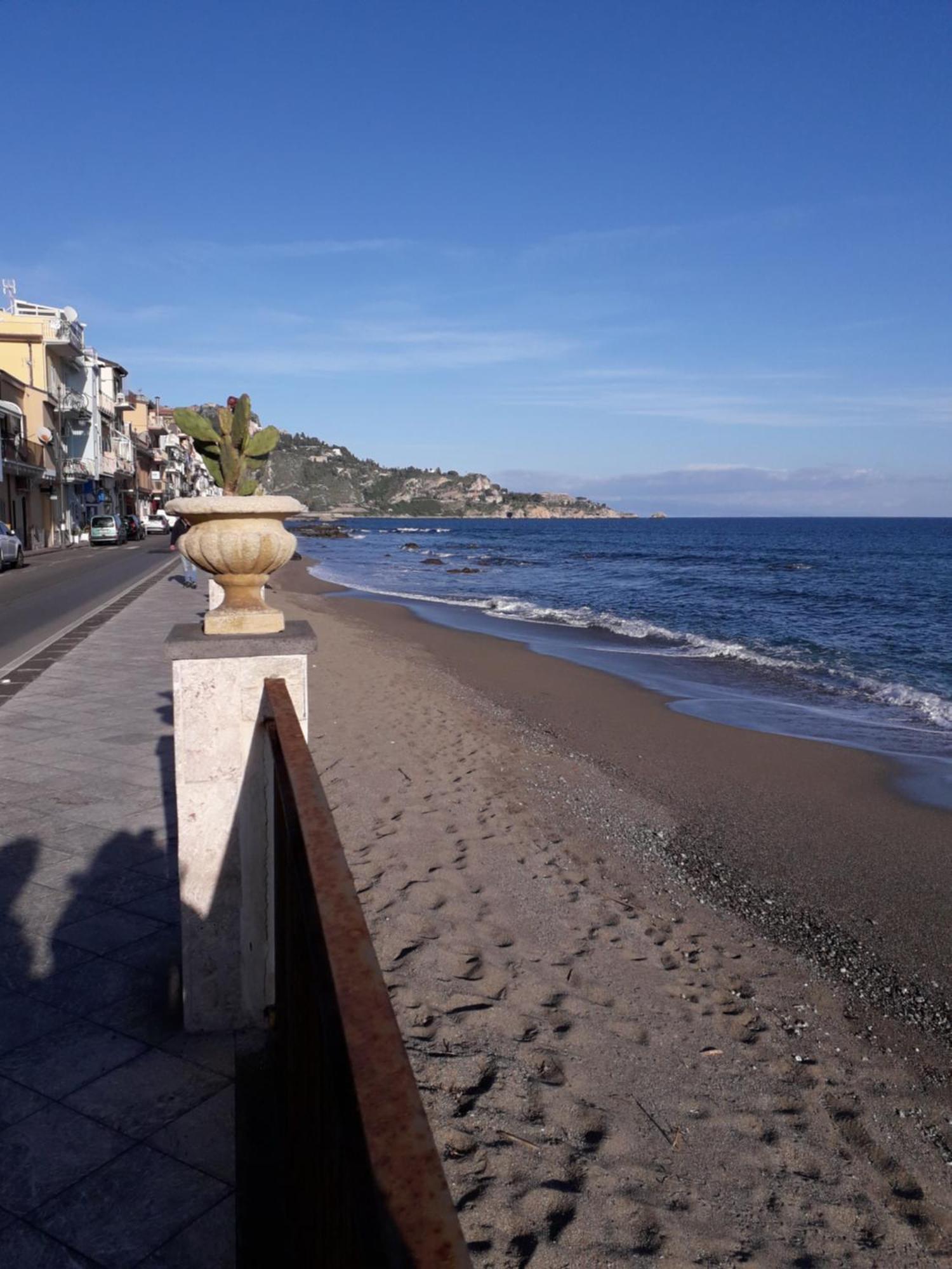 A Casa Vostra Lägenhet Giardini Naxos Exteriör bild