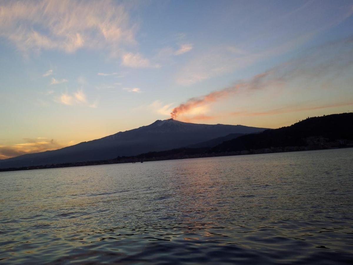 A Casa Vostra Lägenhet Giardini Naxos Exteriör bild